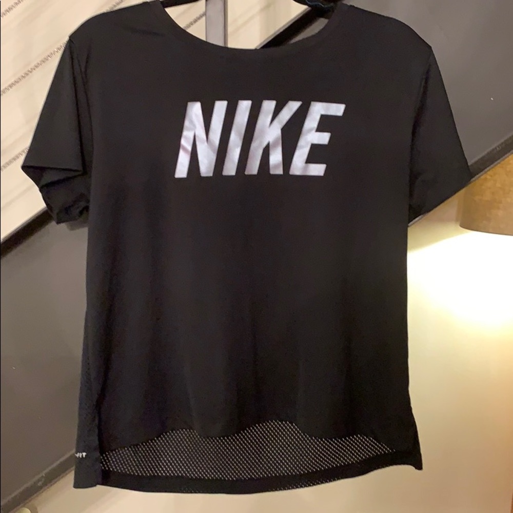 Light weight running tee